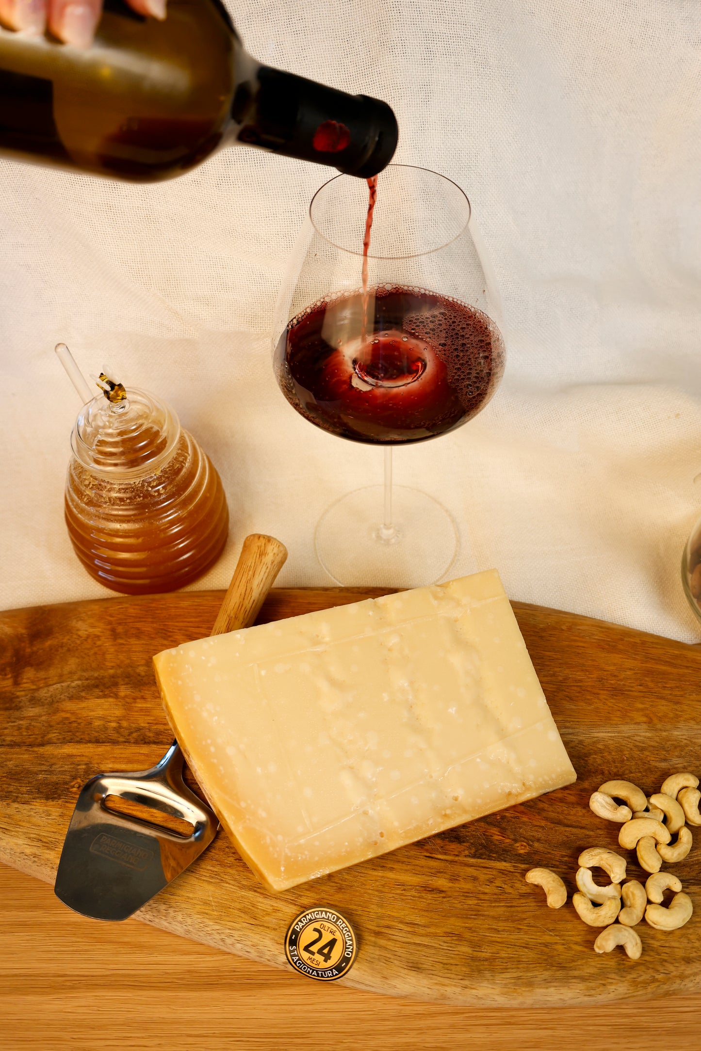 Parmigiano Reggiano mit Rotwein