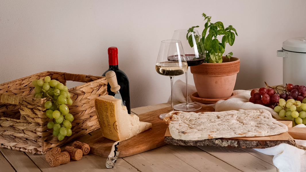 Italienische Produkte als Parmigiano Reggiano, Pinsa und Wein